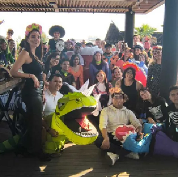 Foto del equipo en las oficinas