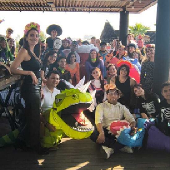 Foto del equipo en las oficinas