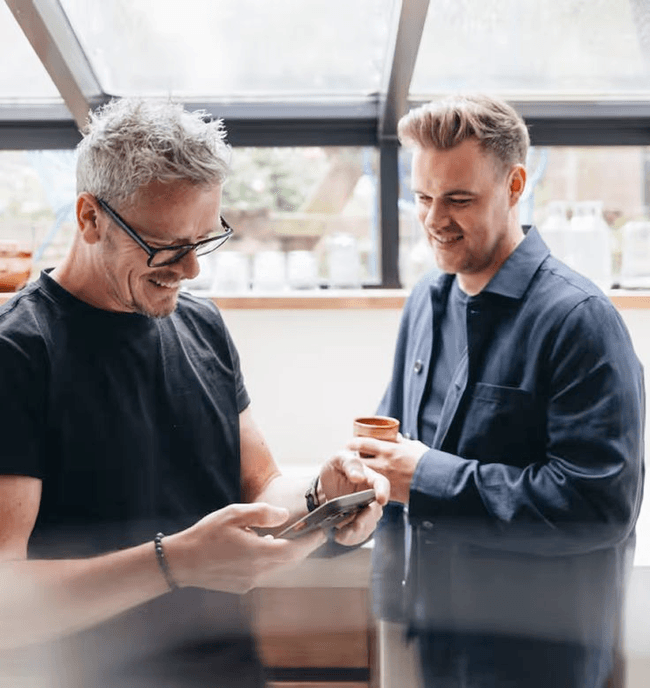 Pago vía Apple Pay y Google Play